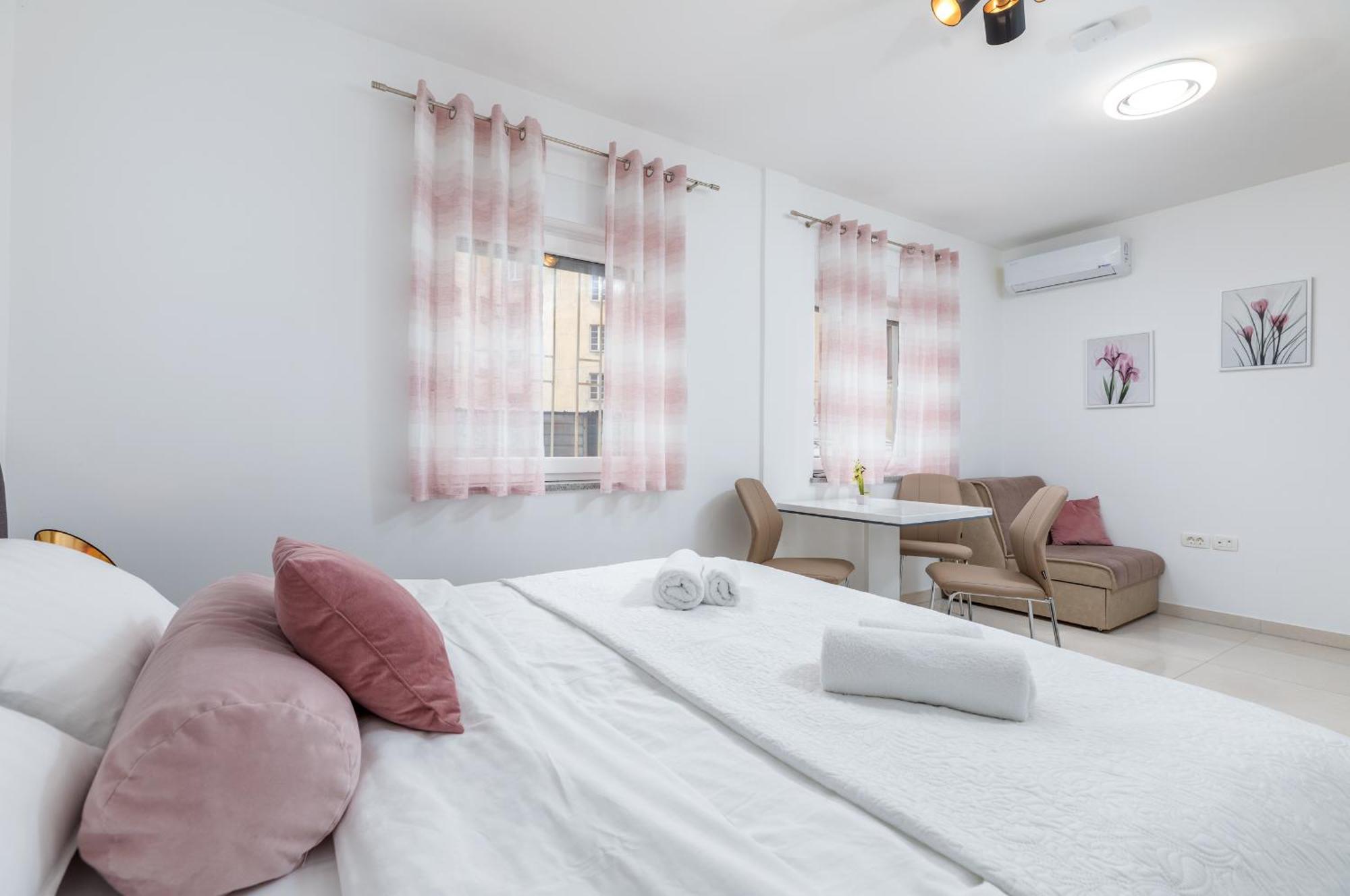 Marine Lux Apartments Pula Zewnętrze zdjęcie